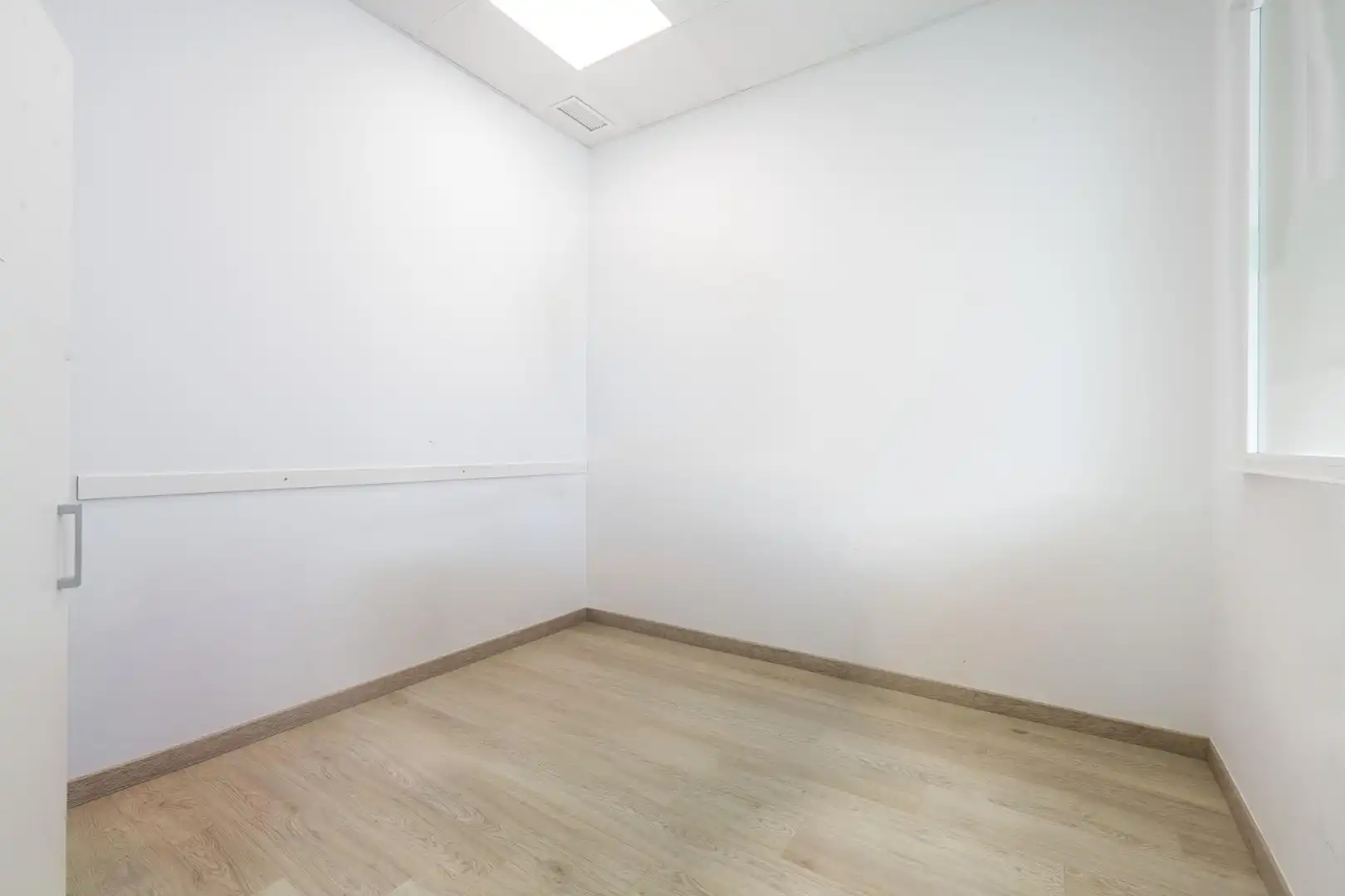 Business premises for sale in Calle de la Costa de la Luz, imagen 7