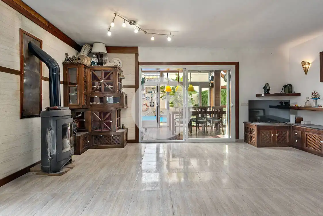 Wohnzimmer von Einfamilien-Reihenhaus zum Verkauf in Alcúdia mit Terrasse, Schwimmbad und Balkon