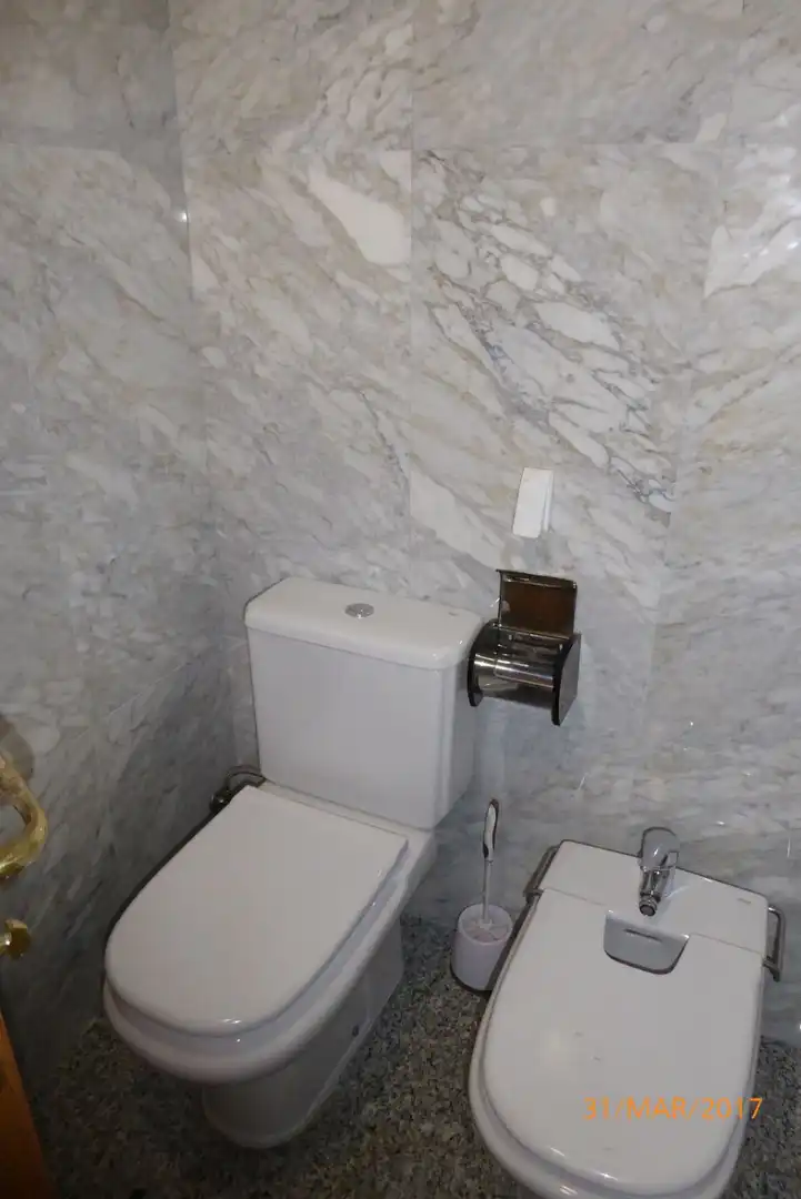 Baño de Piso de alquiler en Salamanca con Calefacción y Amueblado
