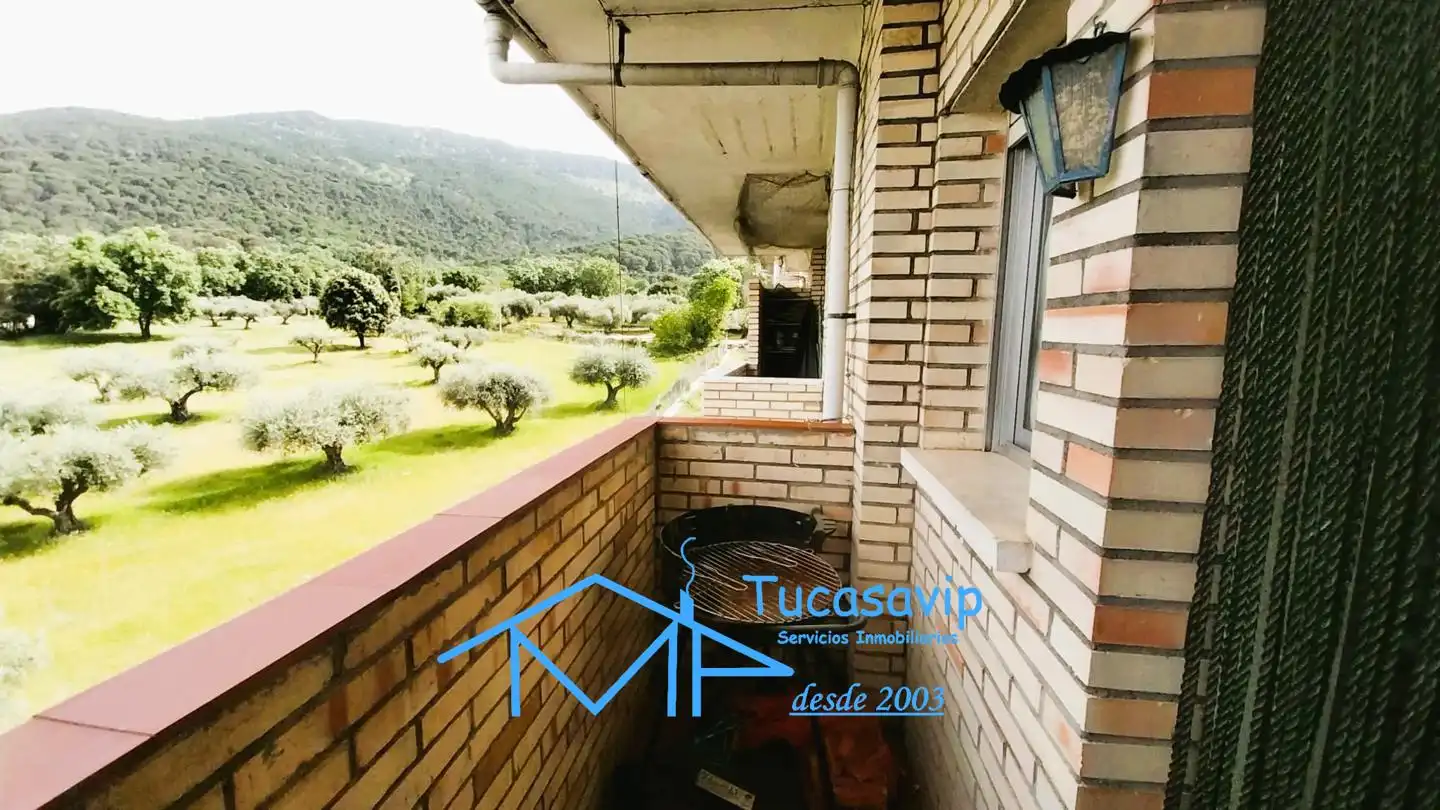 Terraza de Piso en venta en La Adrada  con Calefacción, Jardín privado y Terraza
