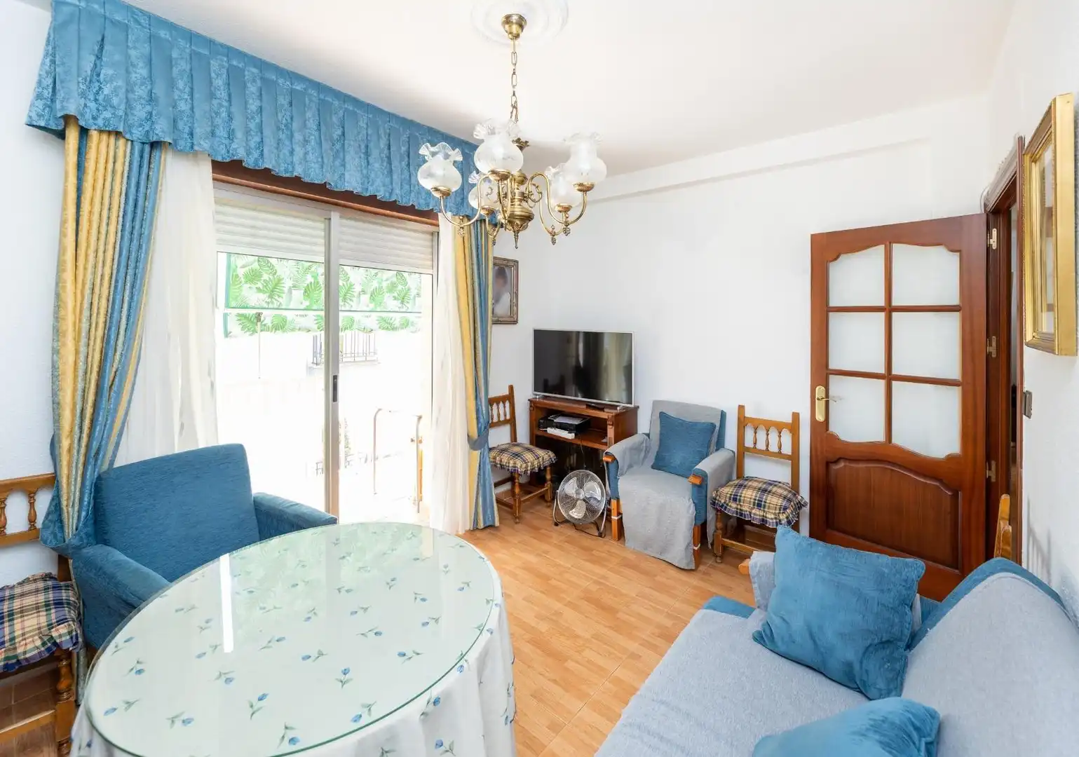 Wohnzimmer von Wohnung zum Verkauf in Granada mit Möbliert und Balkon