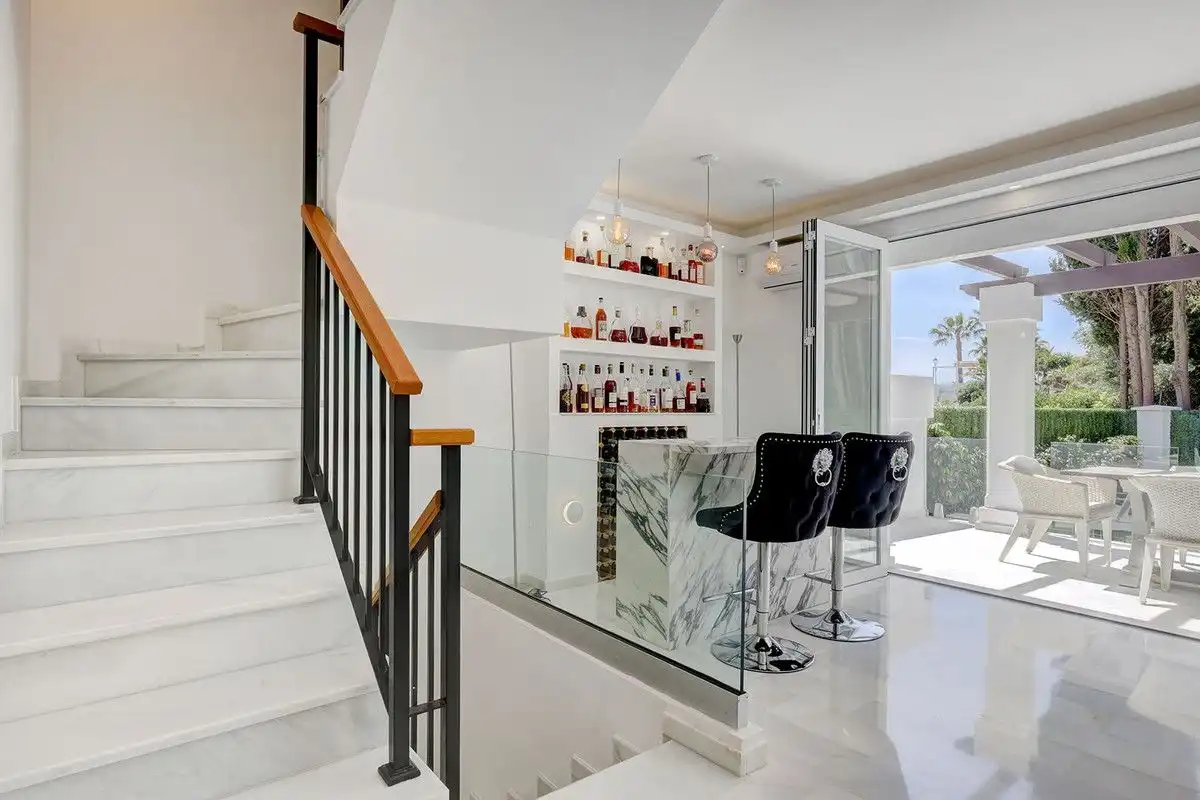 Casa o chalet en venta en Estepona con Terraza, Piscina y Balcón