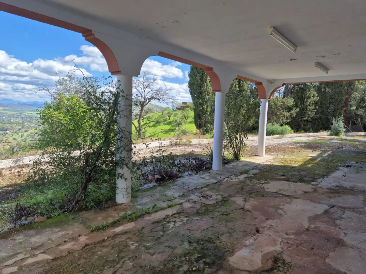 Jardí de Finca rústica en venda en Guaro amb Calefacció, Terrassa i Traster