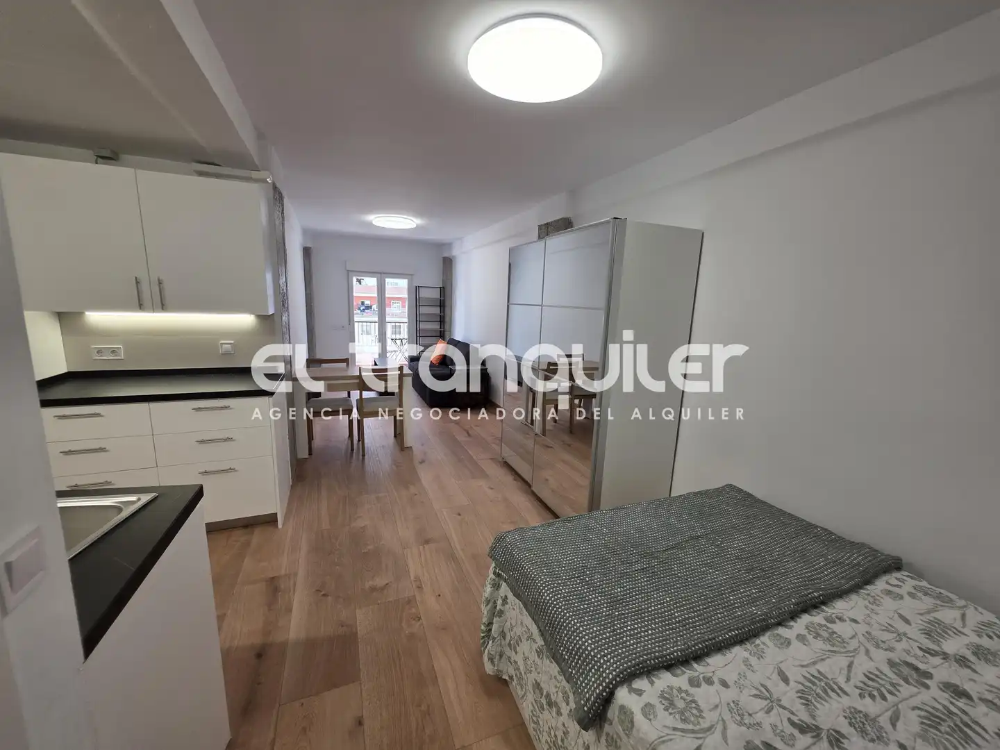 Schlafzimmer von Wohnung zur Miete in Madrid mit Klimaanlage, Terrasse und Möbliert