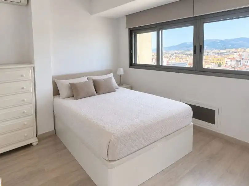 Habitación de Dúplex de alquiler en Algeciras con Aire acondicionado, Parquet y Amueblado