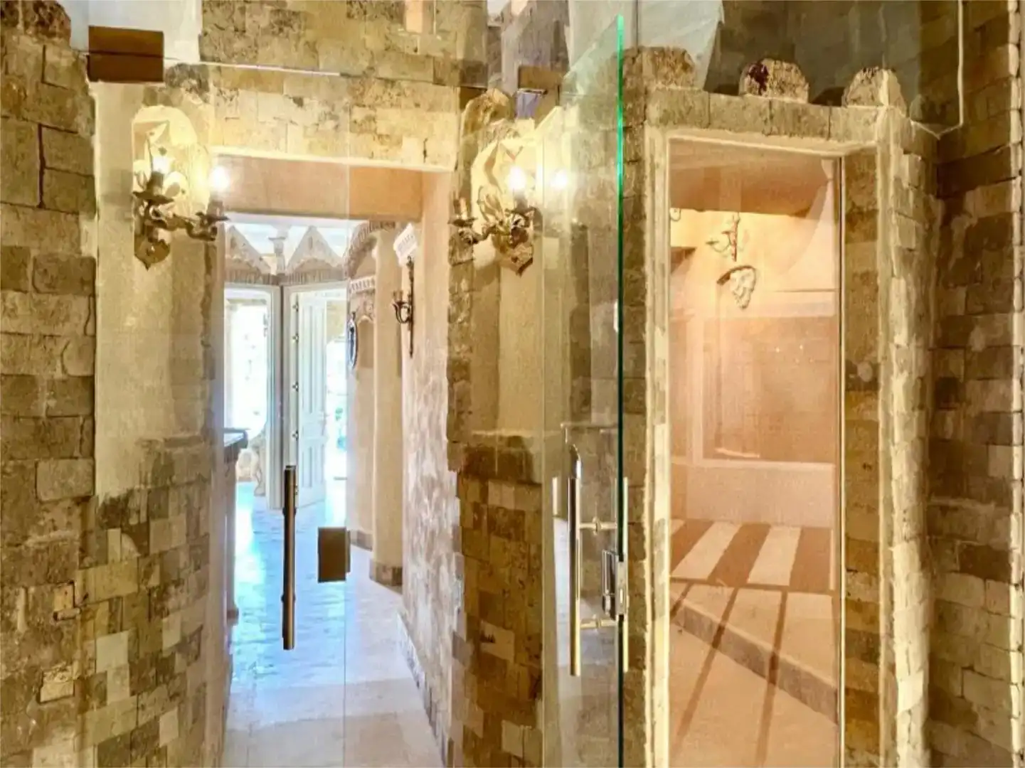 Baño de Local de alquiler en Marbella con Aire acondicionado