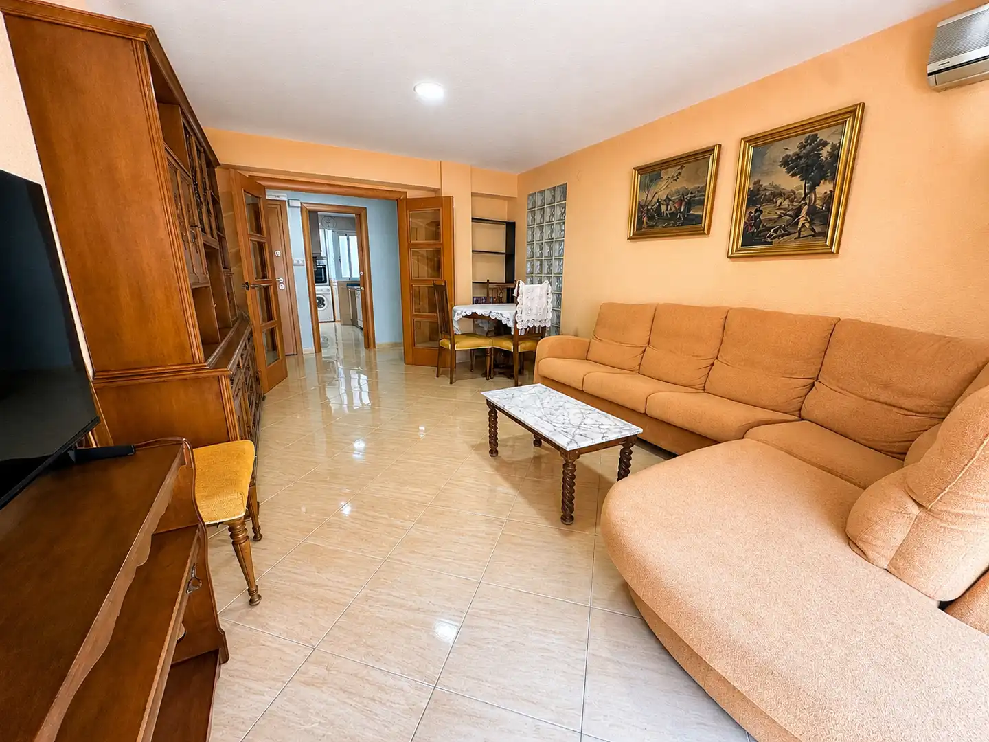 Living room of Flat for sale in Valencia  with Air Conditioner, Furnished and Oven