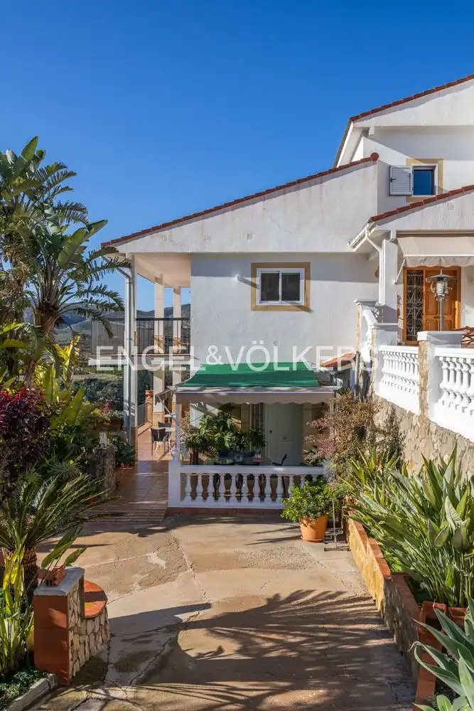 Vista exterior de Casa o chalet en venta en Pedralba con Calefacción, Jardín privado y Terraza