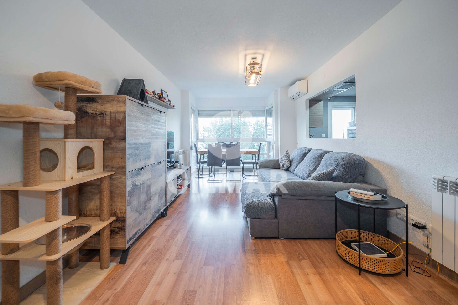 Living room of Flat for sale in  Madrid Capital  with Air Conditioner, Heating and Community pool