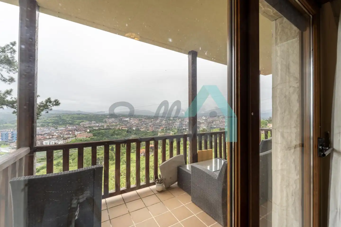 Terraza de Casa o chalet en venta en Oviedo  con Calefacción, Jardín privado y Parquet