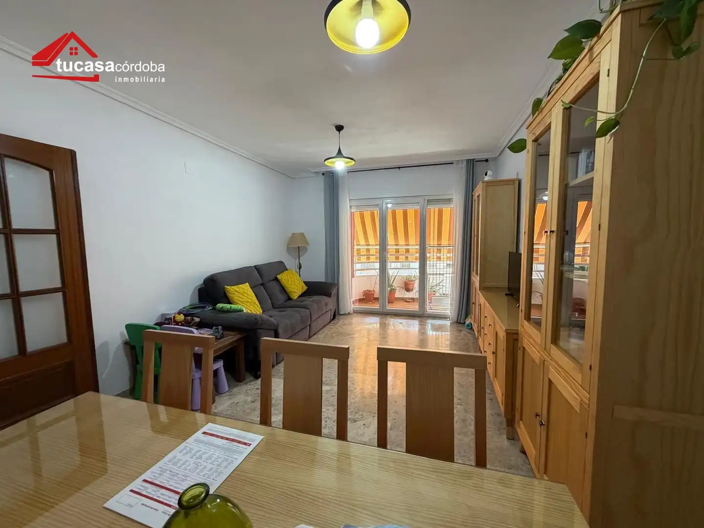 Sala d'estar de Pis en venda en Córdoba amb Aire condicionat i Terrassa