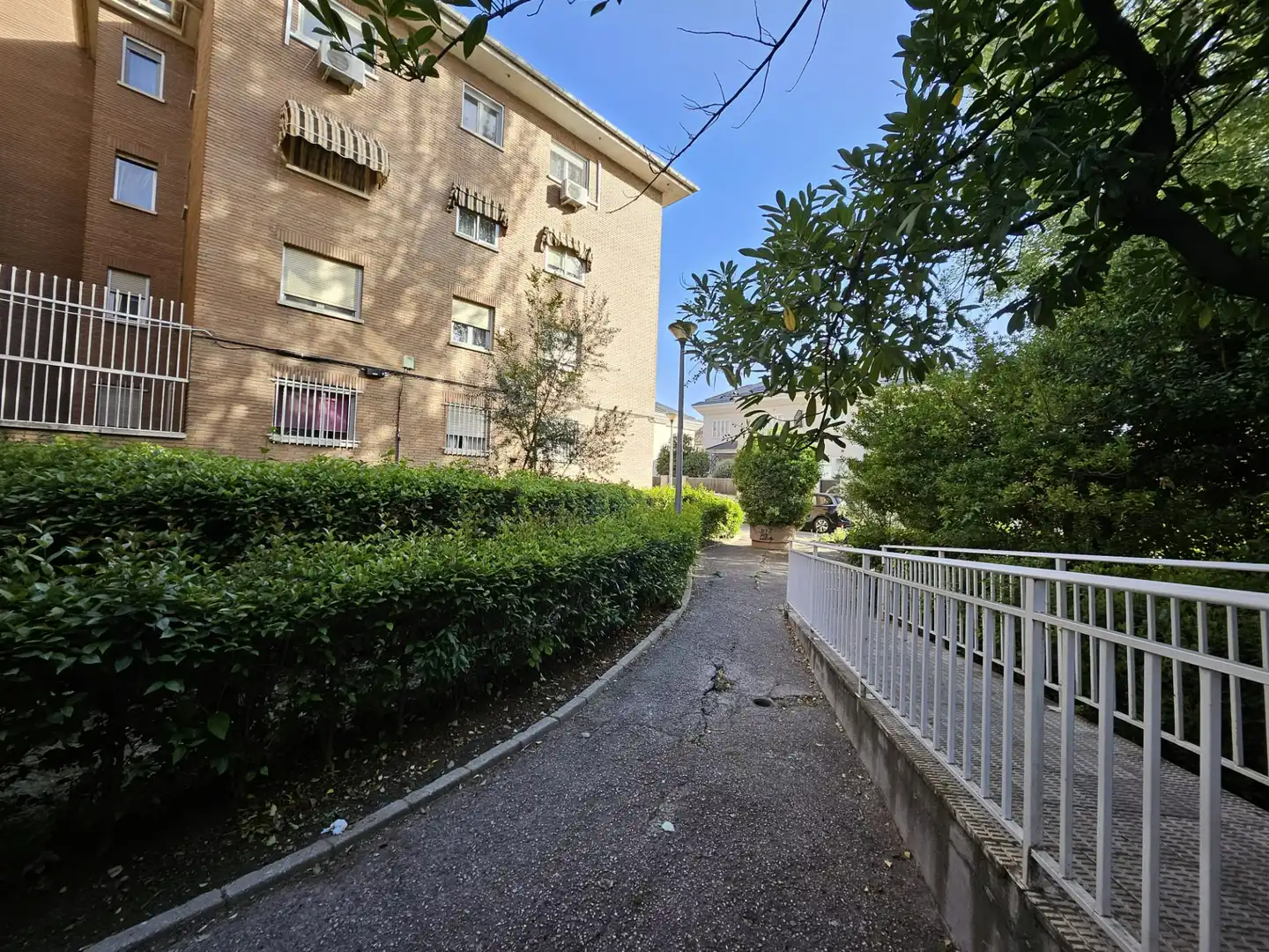 Vista exterior de Piso en venta en Alcalá de Henares con Calefacción, Parquet y Terraza