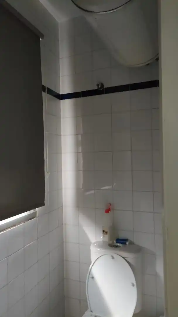 Badezimmer von Fabrikhallen zur Miete in Sevilla