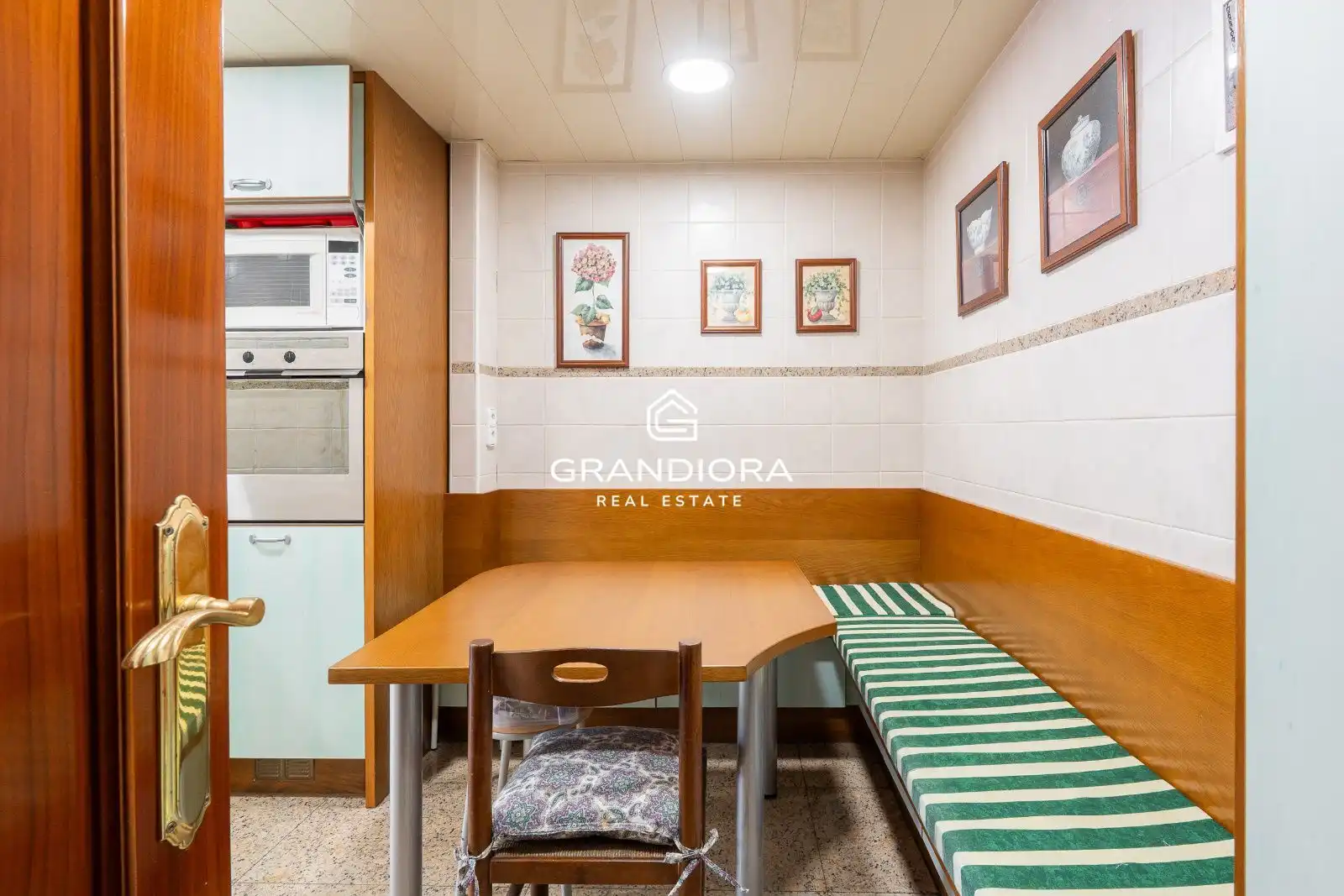 Cuina de Pis en venda en Barcelona amb Aire condicionat, Calefacció i Terrassa