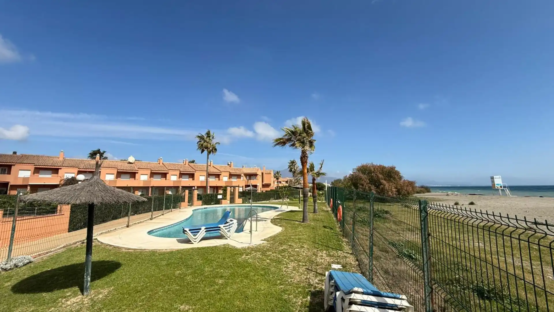 Swimming pool of Houses for sale in Manilva  with Air Conditioner, Heating and Private garden