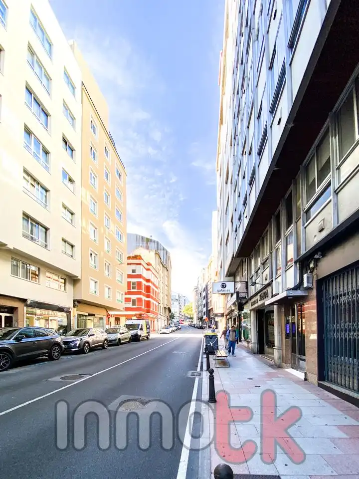 Vista exterior de Local en venta en A Coruña Capital 