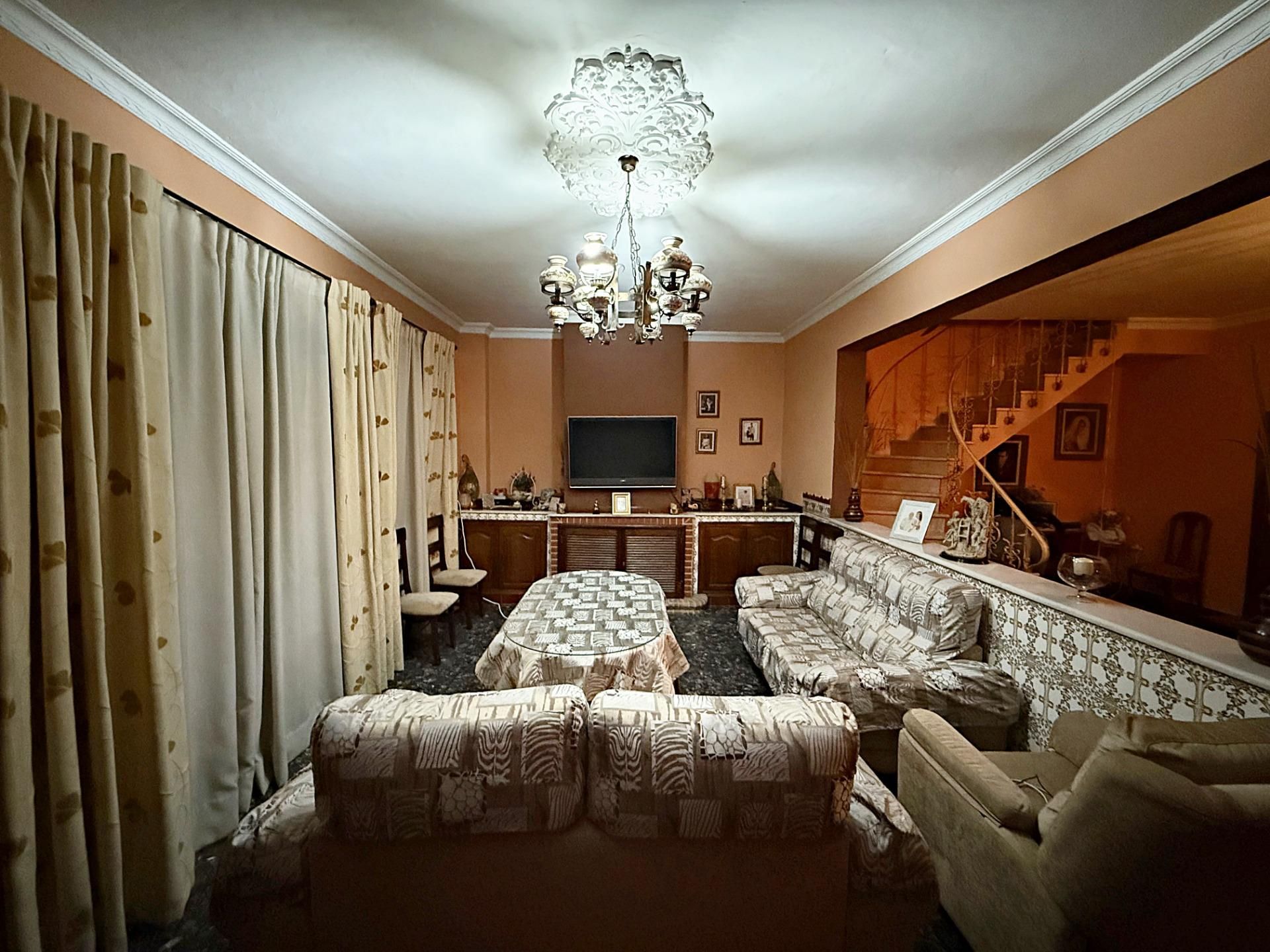 Sala de estar de Casa adosada en venta en Pilas con Aire acondicionado y Terraza