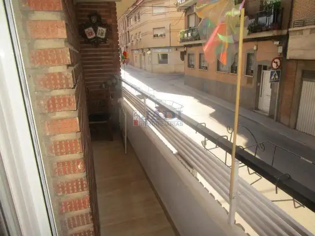 Vista exterior de Piso en venta en Valdepeñas con Aire acondicionado, Calefacción y Terraza