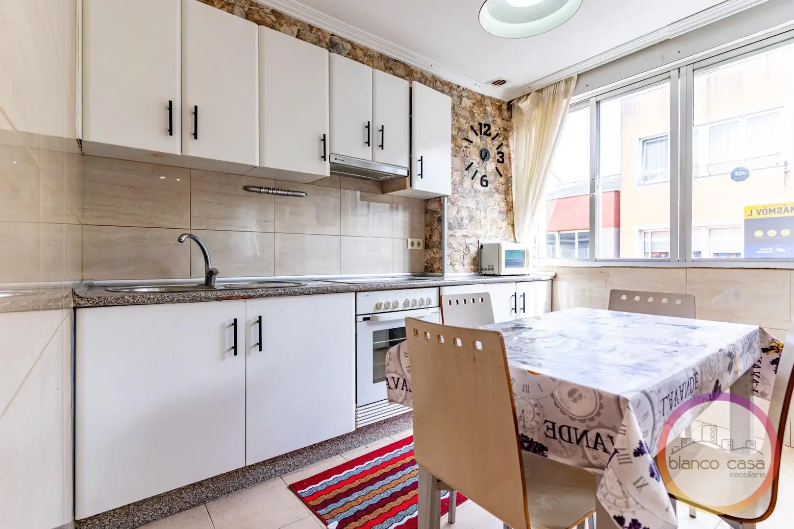 Cocina de Piso en venta en Carballo con Terraza, Trastero y Amueblado