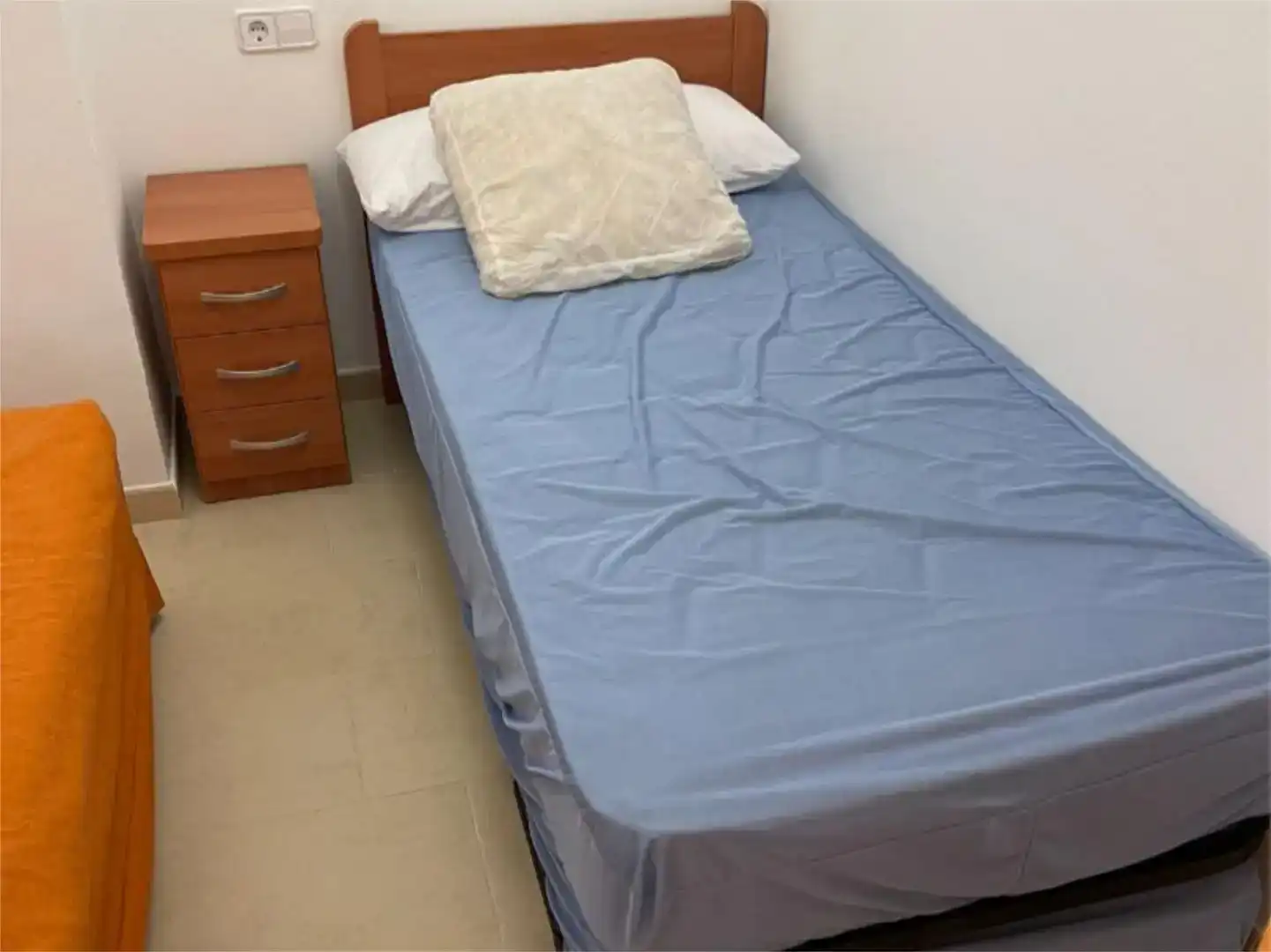 Dormitori de Pis de lloguer en El Vendrell amb Aire condicionat