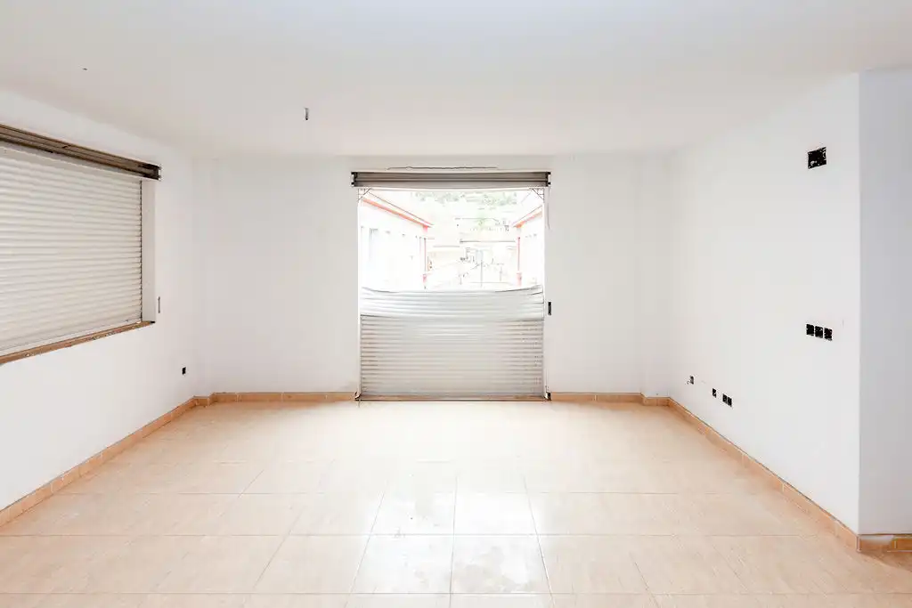 Others for sale in C/ Colombaires, imagen 5