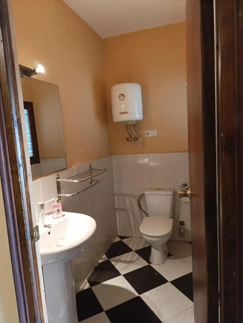 Bathroom of Houses for sale in Atarfe