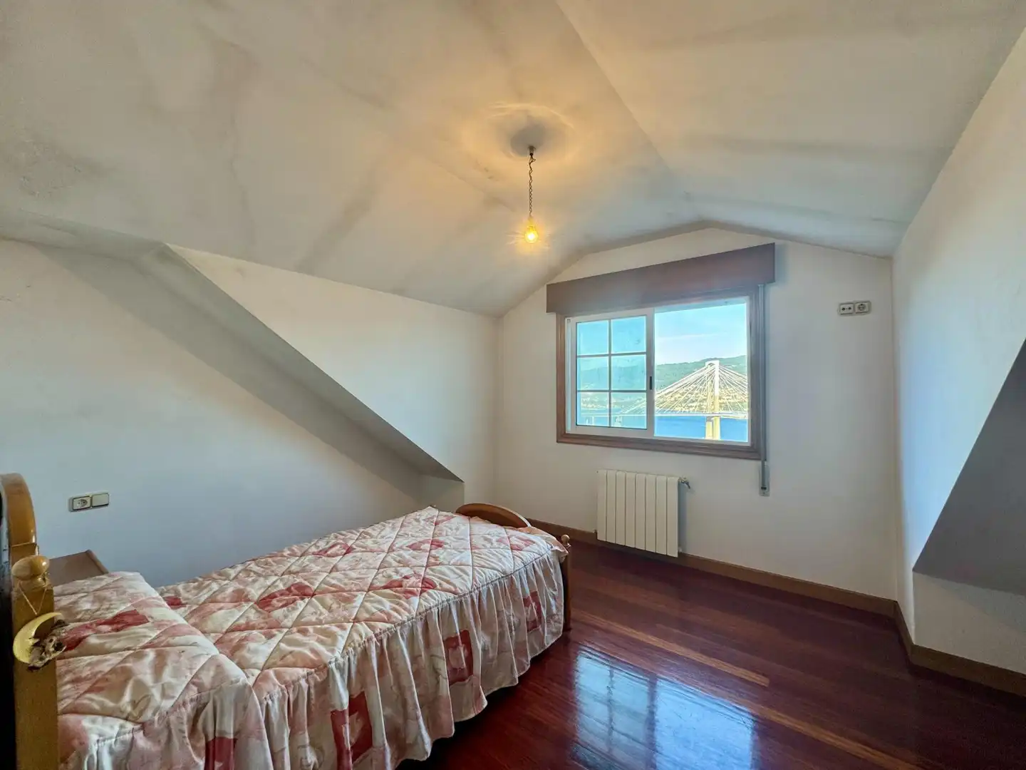 Schlafzimmer von Haus oder Chalet zum Verkauf in Redondela mit Heizung, Privatgarten und Parkett