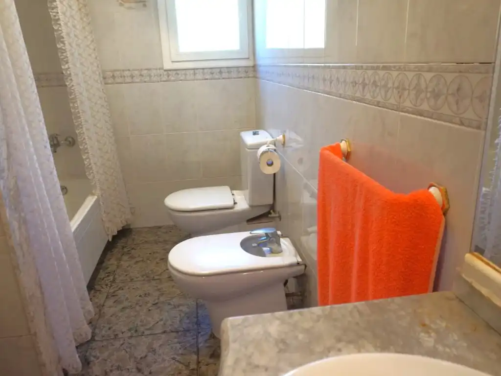 Bathroom of Houses for sale in Pineda de Mar