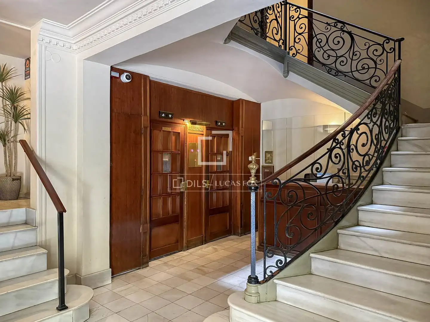 Flat for sale in Barcelona  with Air Conditioner, Heating and Terrace