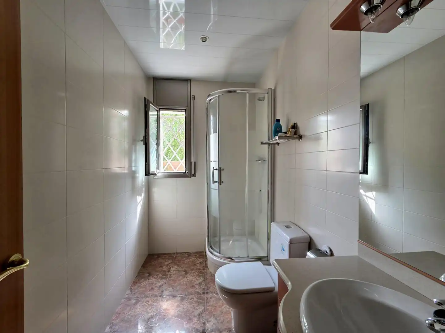 Bathroom of Houses for sale in Cunit  with Community pool