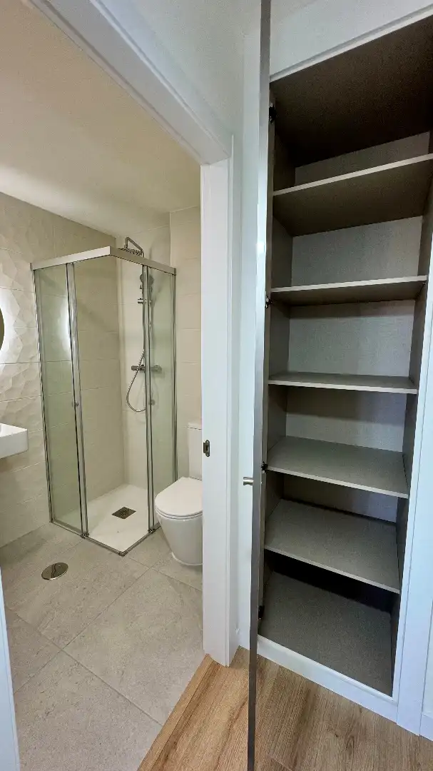 Baño de Piso en venta en Gijón  con Calefacción, Parquet y Terraza