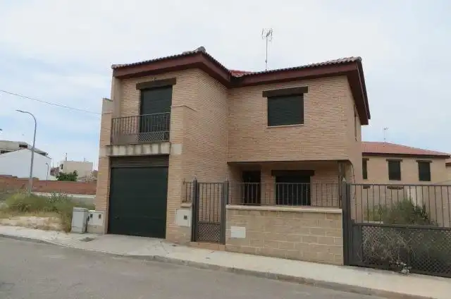 Haus zum Verkauf in Mora