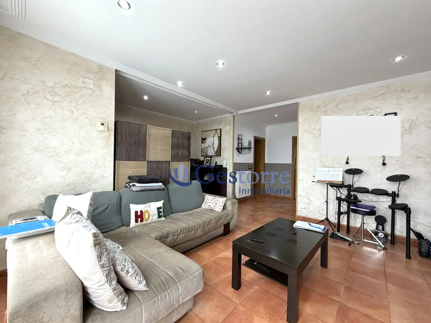 Sala d'estar de Pis en venda en Corvera de Asturias amb Calefacció, Jardí privat i Moblat