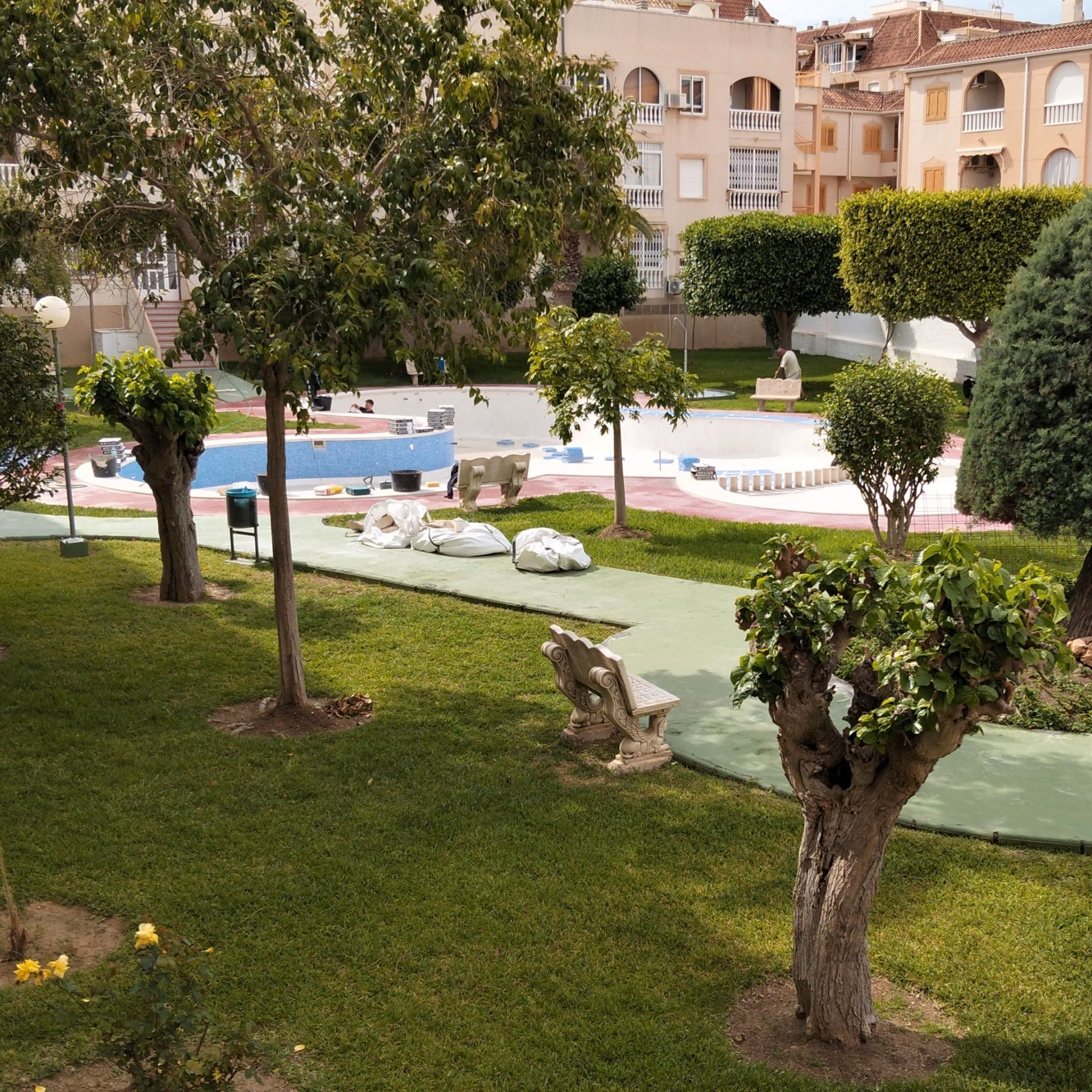 Piscina de Apartament en venda en Torrevieja amb Aire condicionat, Moblat i Forn