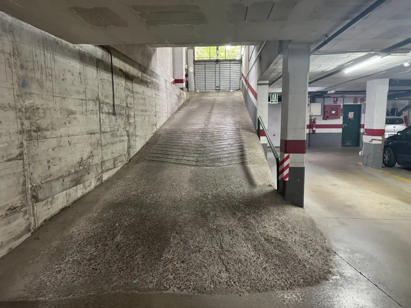 Parkplatz von Garage zur Miete in Girona