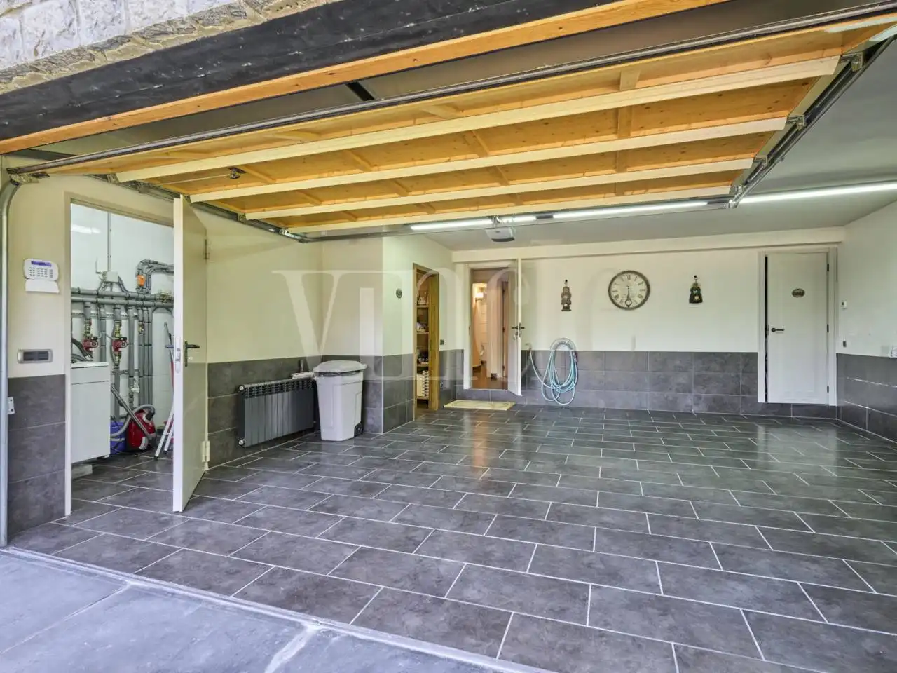 Houses for sale in Alp  with Heating and Parquet flooring