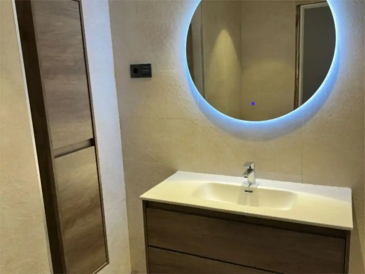 Bathroom of Flat for rent in Santoña  with Private garden, Parquet flooring and Storage room
