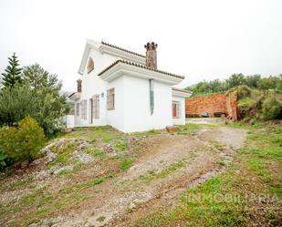 Vista exterior de Finca rústica de lloguer en Tolox amb Piscina