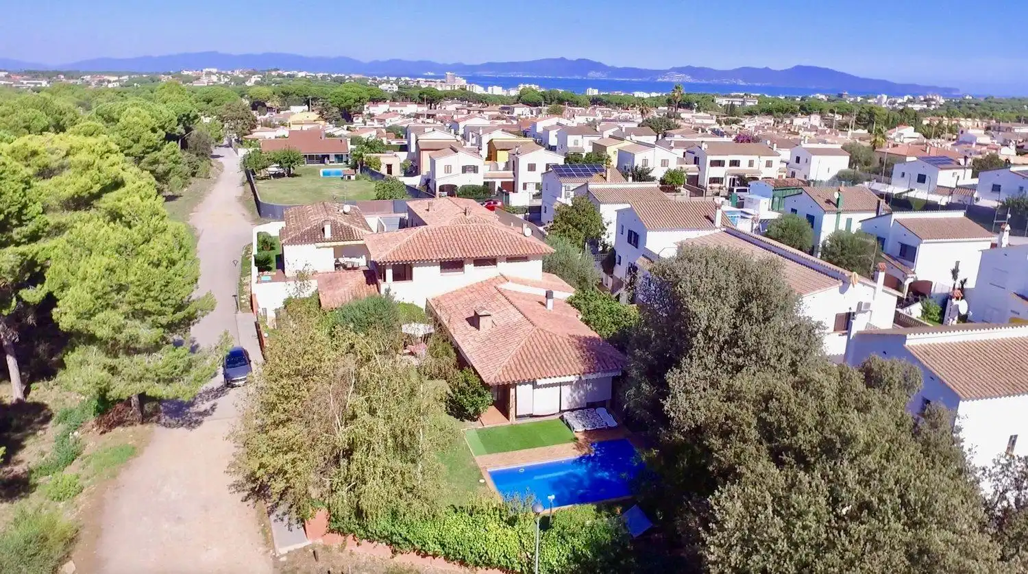 Villa con piscina in vendita a Carrer del Puig, imagen 4