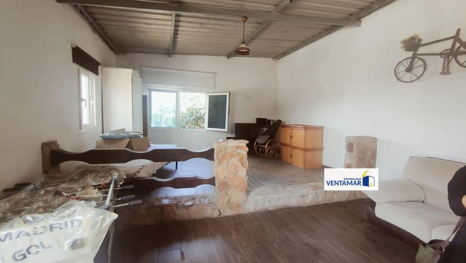 Wohnzimmer von Country house zum Verkauf in La Línea de la Concepción mit Privatgarten und Abstellraum