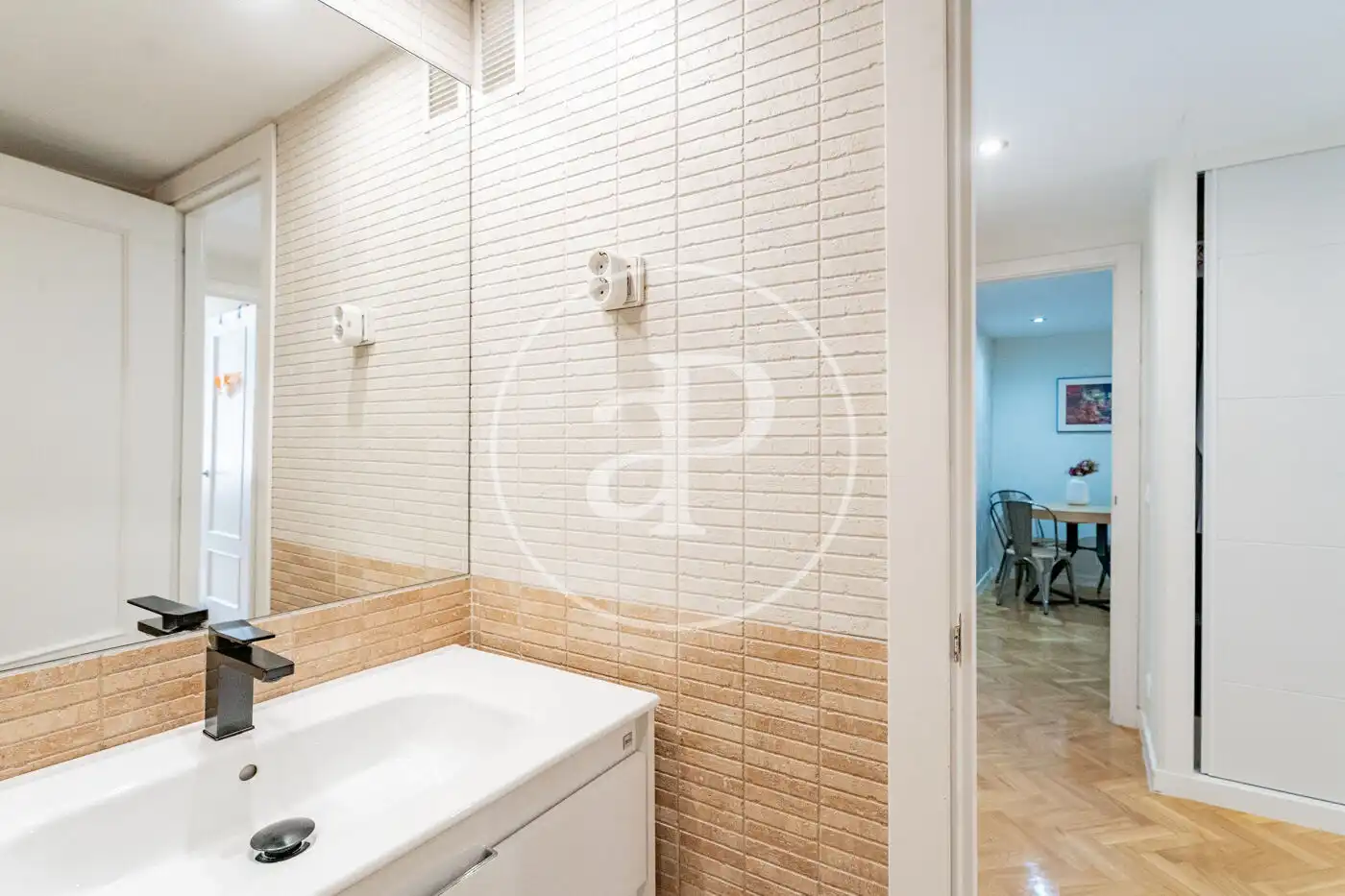 Badezimmer von Wohnung zum Verkauf in Pozuelo de Alarcón mit Klimaanlage, Heizung und Privatgarten