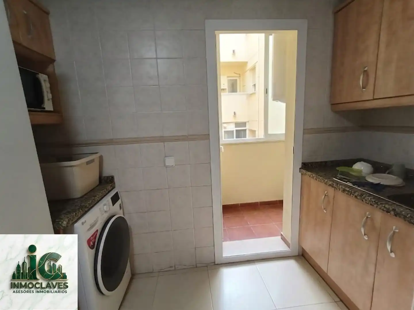 Küche von Wohnung zum Verkauf in Algeciras mit Terrasse, Schwimmbad und Möbliert