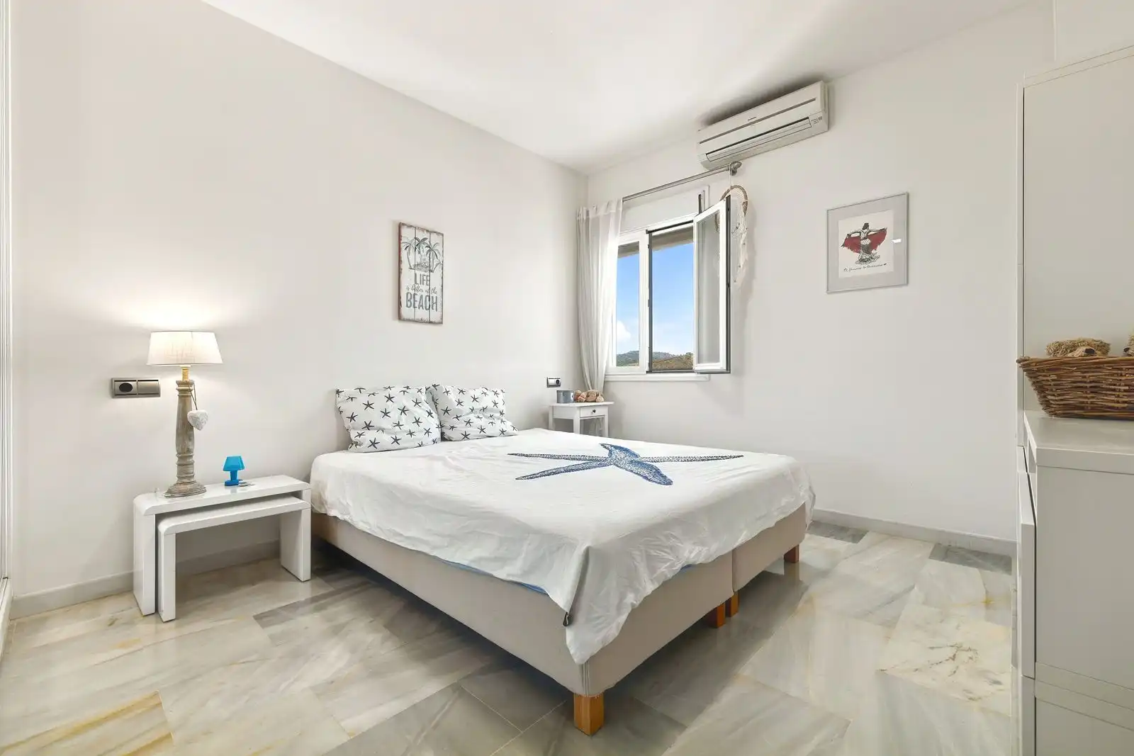 Bedroom of Flat for sale in Estepona  with Air Conditioner, Terrace and Community pool