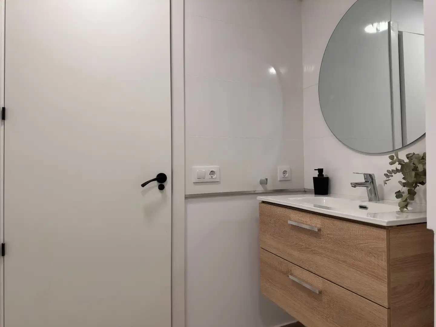 Badezimmer von Wohnung zum Verkauf in Albaida mit Heizung, Abstellraum und Möbliert