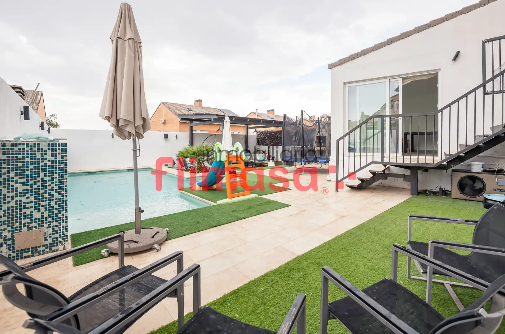 Terrassa de Casa adosada en venda en Arroyomolinos (Madrid) amb Aire condicionat, Jardí privat i Traster