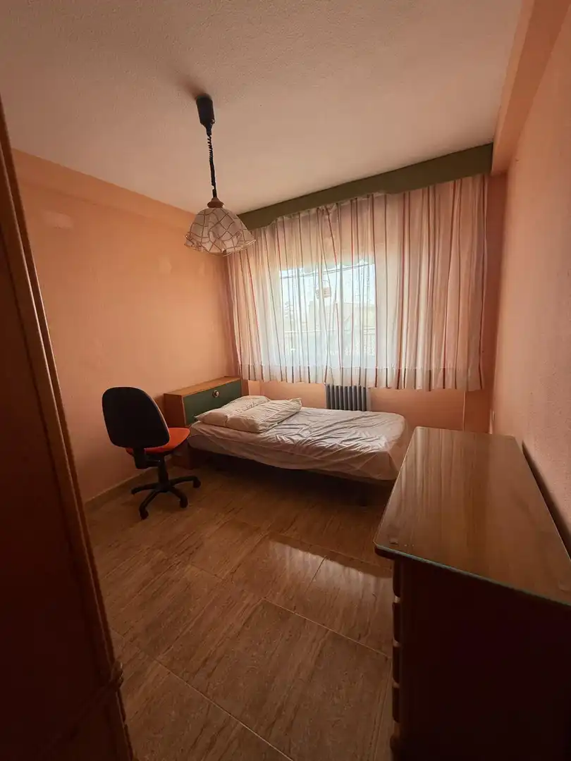 Habitación de Piso de alquiler en Granada con Terraza