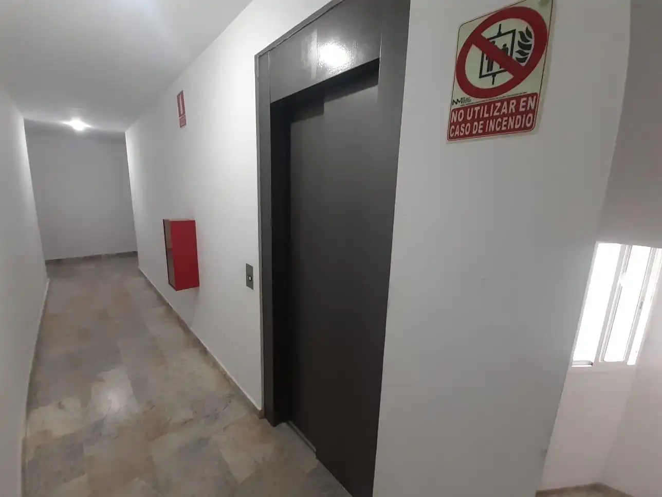 Ático en venta en Dos Hermanas con Aire acondicionado, Terraza y Alarma