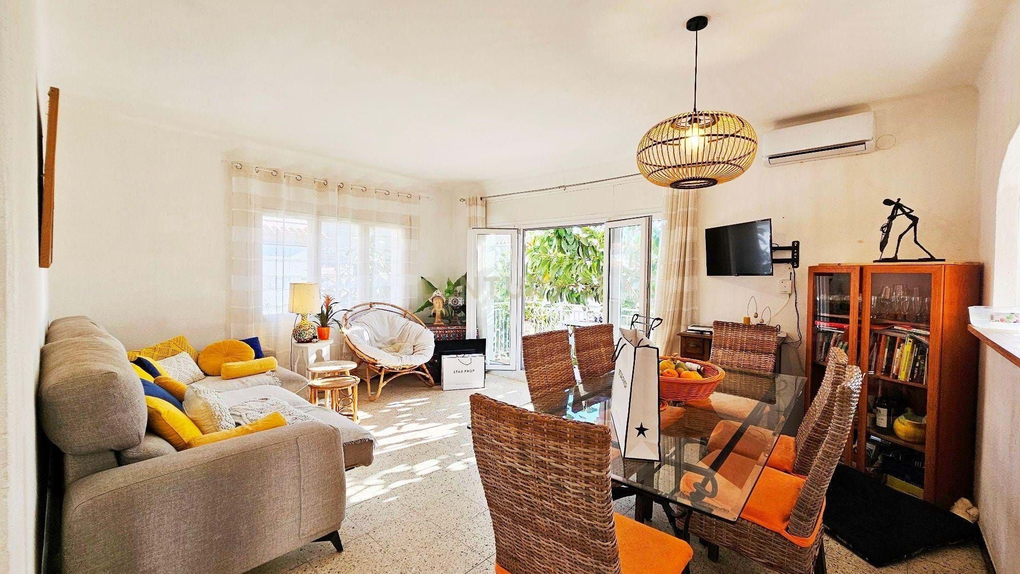 Living room of House or chalet for sale in Llançà  with Air Conditioner and Terrace