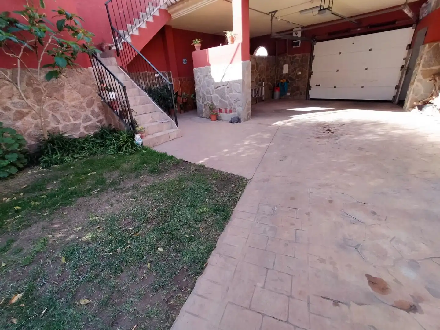Casa o xalet en venda en La Línea de la Concepción amb Aire condicionat, Jardí privat i Traster