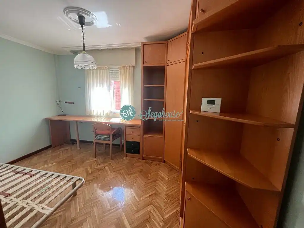 Bedroom of Flat for sale in Segovia  with Heating, Parquet flooring and Terrace